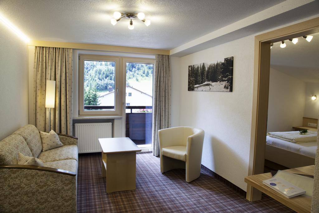Hotel Landle Galtuer Exterior photo